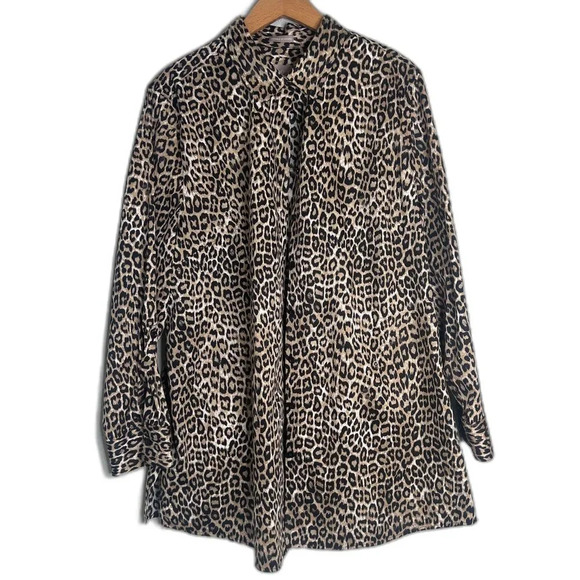 Chico's Wrinkle Resistant Cotton‎ Cheetah Animal Print Button Front Top Sz 16-18 - Picture 1 of 9